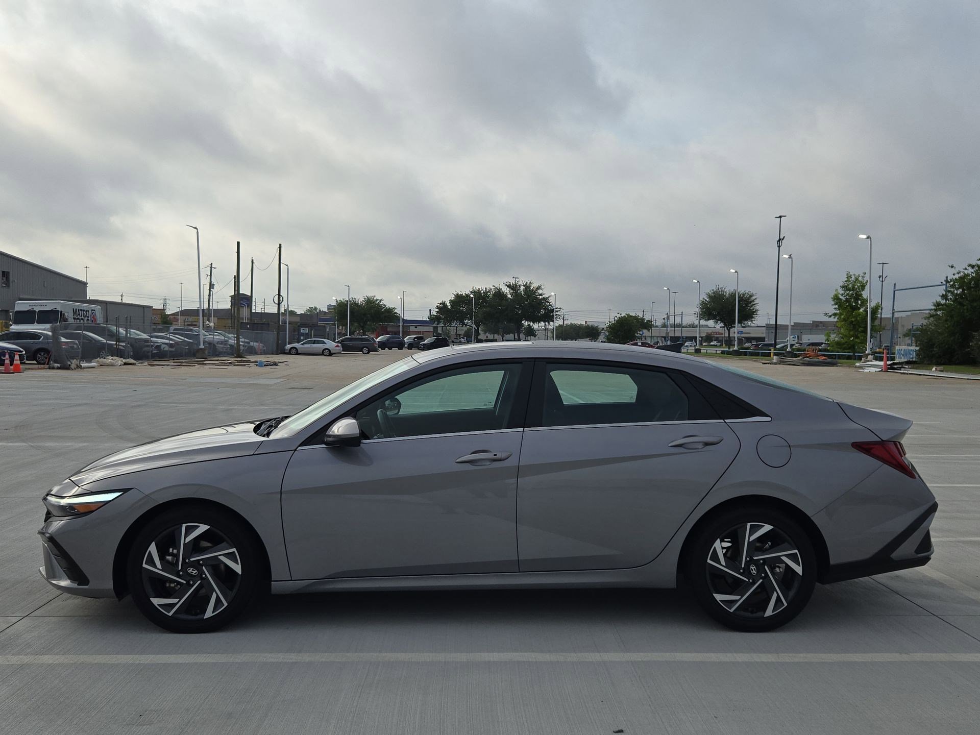 Used 2025 Hyundai Elantra SEL FWD image 7