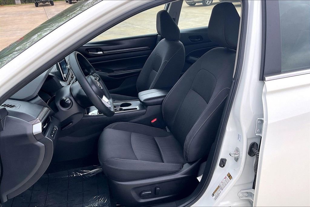 Used 2025 Nissan Altima 2.5 SV image 25