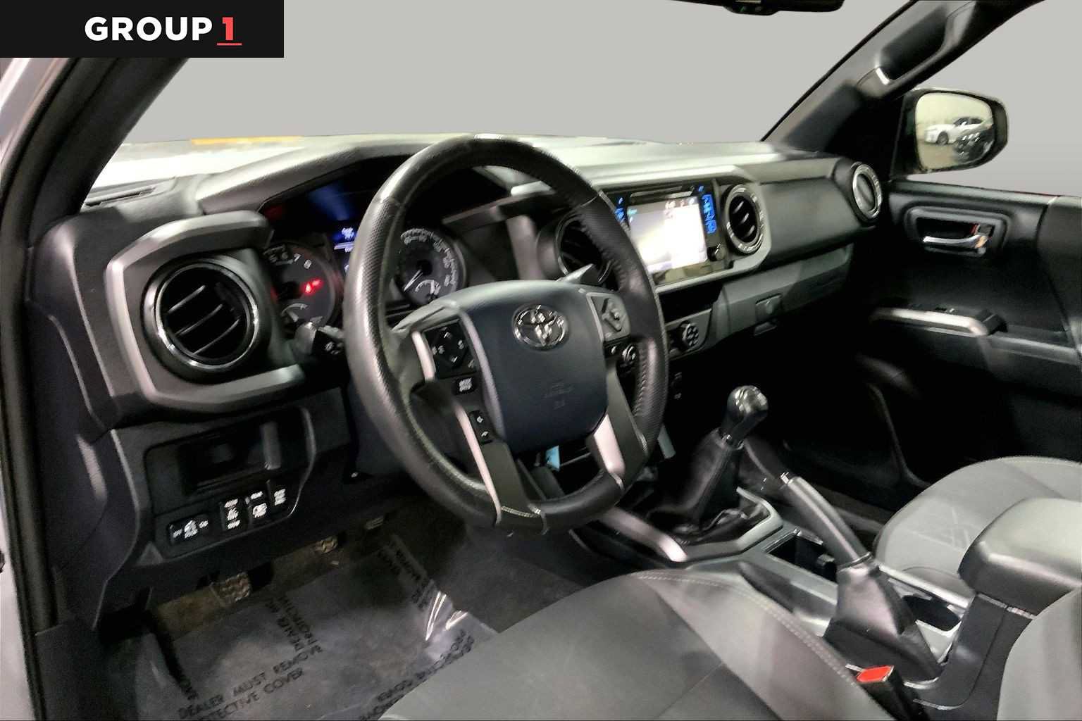 Certified 2017 Toyota Tacoma TRD Off-Road w/ Tow Package AWD/4WD image 17