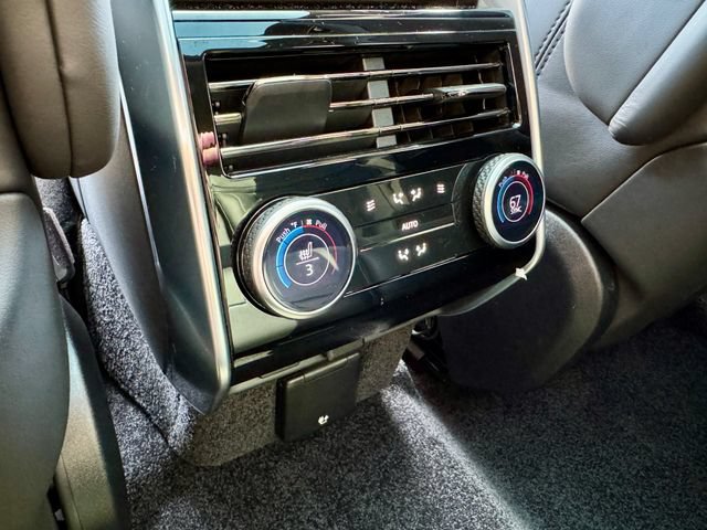 Certified 2025 Land Rover Range Rover SE AWD/4WD image 18
