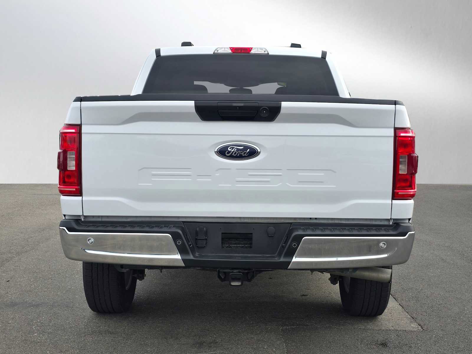 Used 2022 Ford F150 XLT w/ Trailer Tow Package image 4