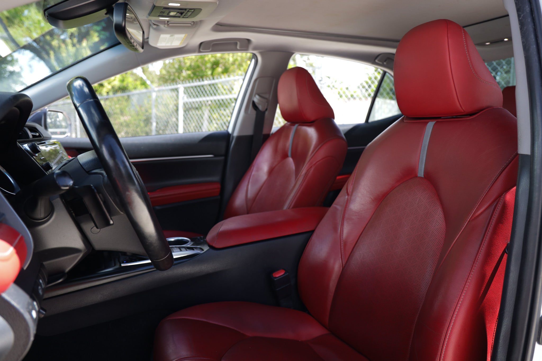 Used 2019 Toyota Camry XSE FWD image 9