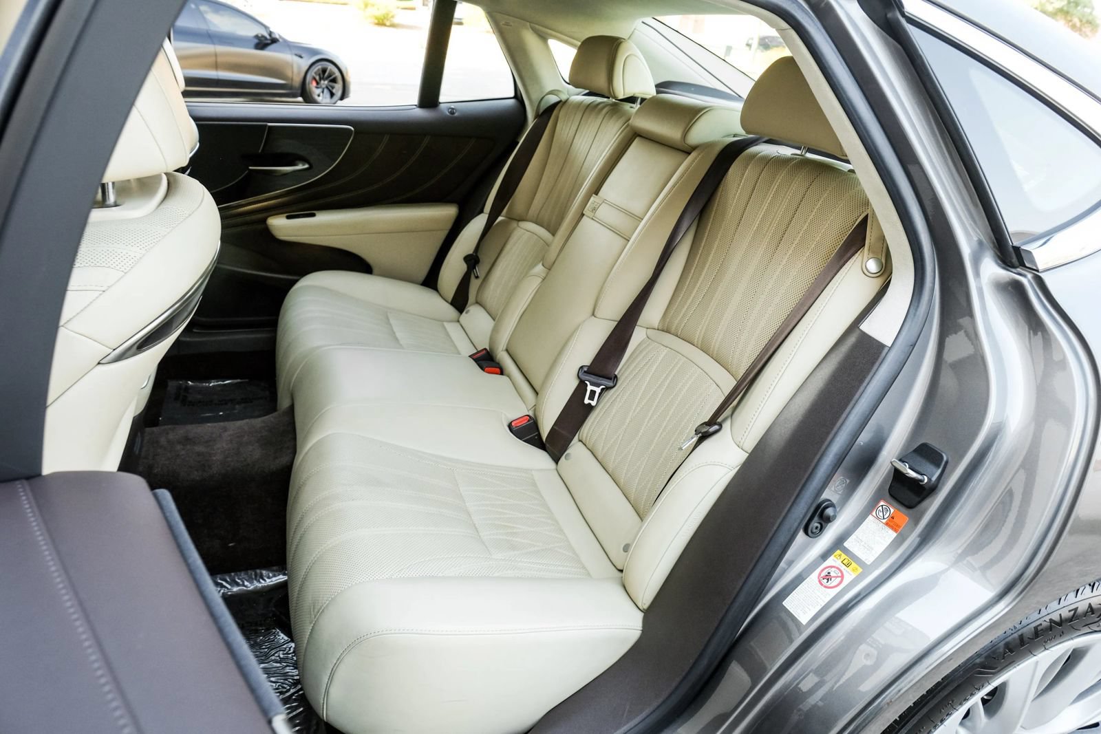 Used 2018 Lexus LS 500 AWD w/ Interior Upgrade Package image 38