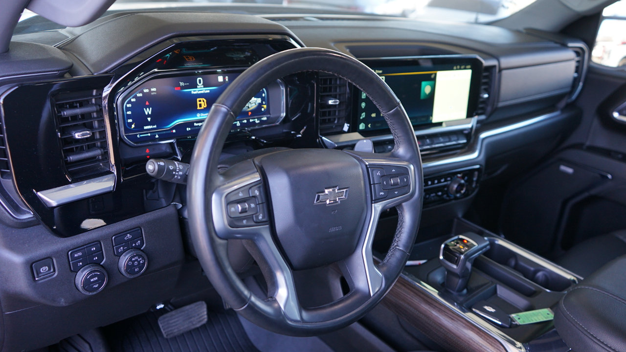 Used 2023 Chevrolet Silverado 1500 RST image 10