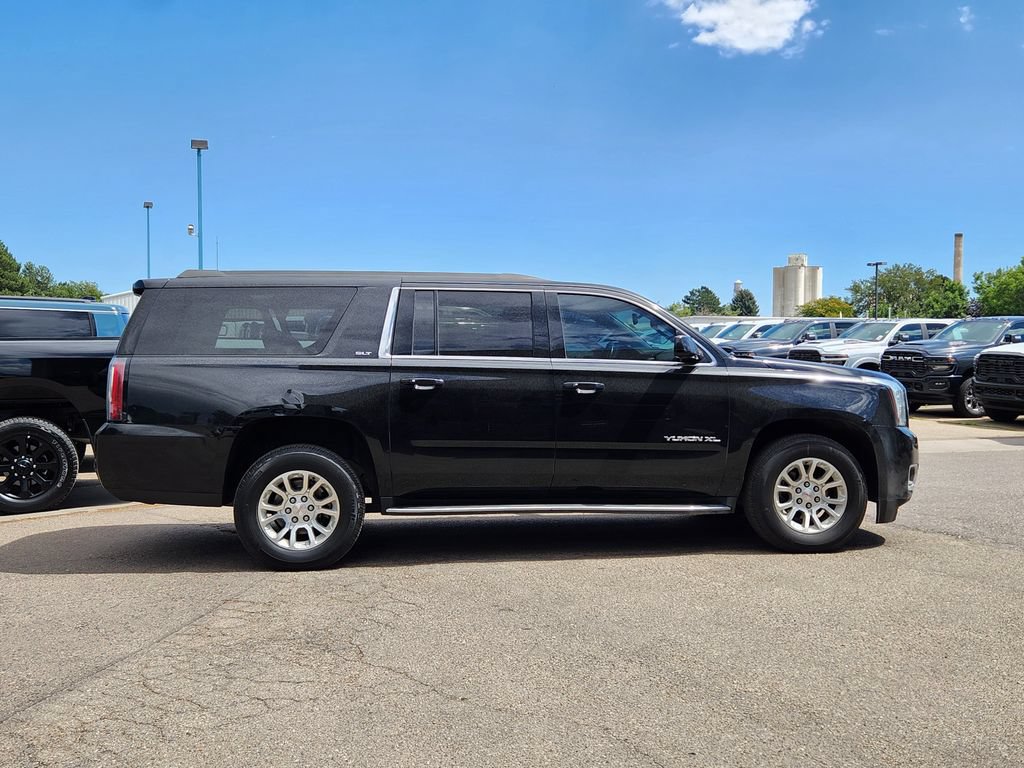 Used 2017 GMC Yukon XL SLT AWD/4WD image 2