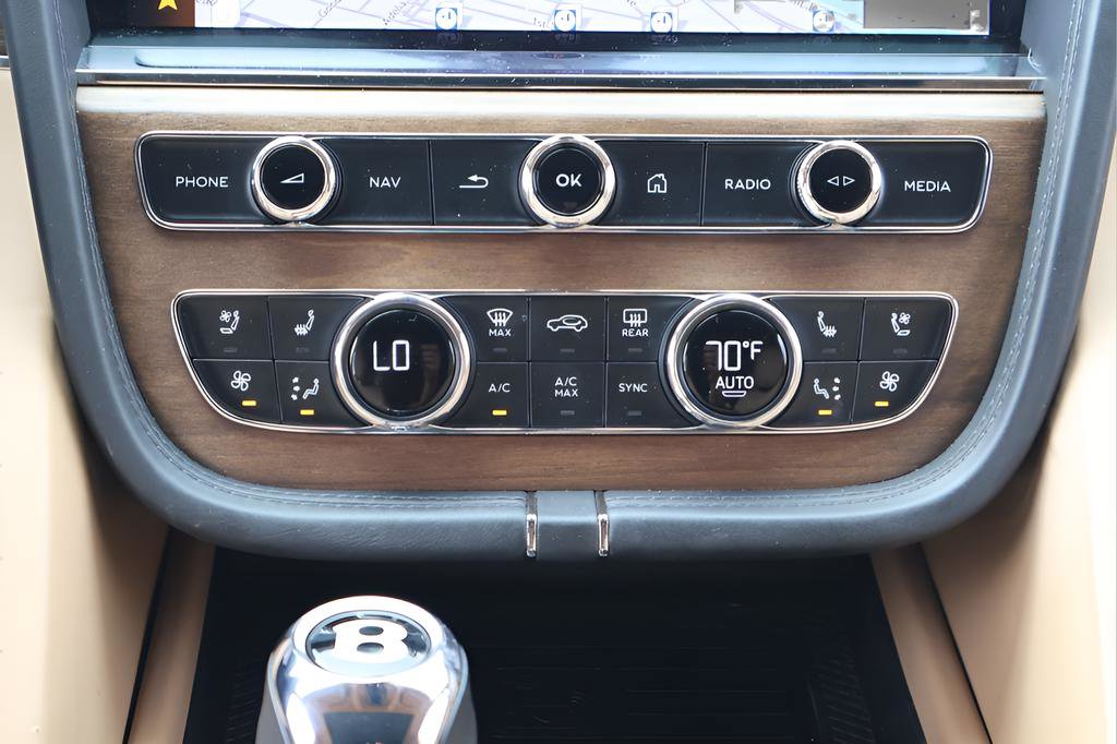 Used 2023 Bentley Bentayga Speed AWD/4WD image 19
