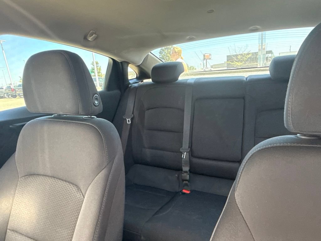 Used 2016 Chevrolet Malibu LT FWD image 14