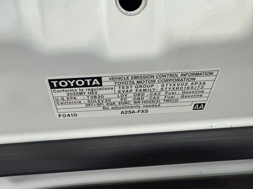 Used 2025 Toyota Camry LE image 33