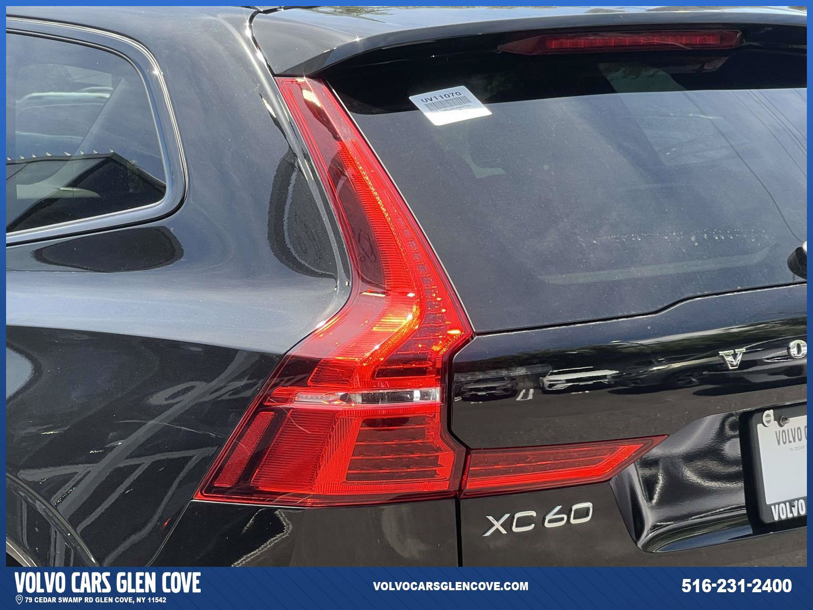 Used 2024 Volvo XC60 B5 Plus AWD/4WD image 8