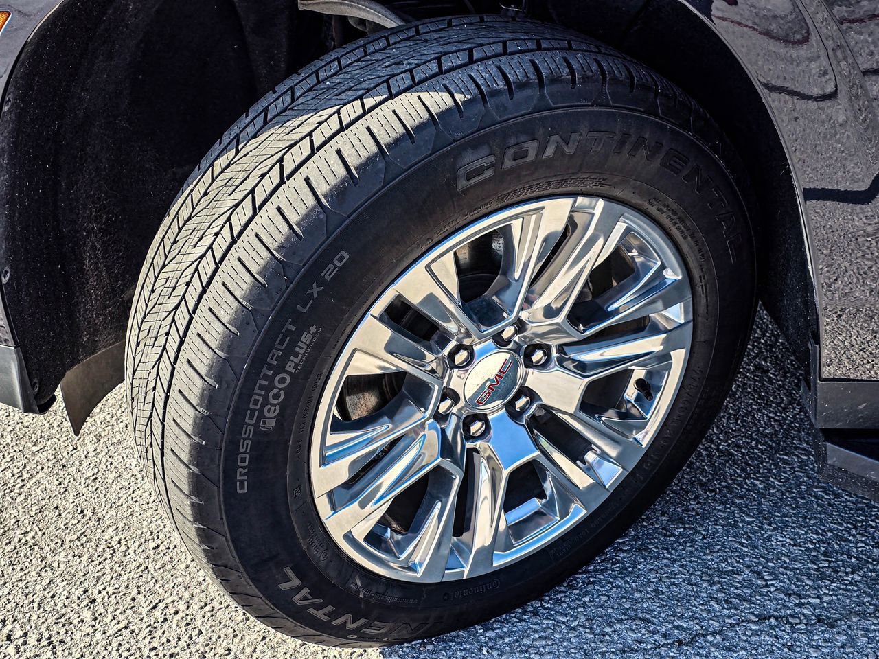 Certified 2025 GMC Yukon Denali image 10