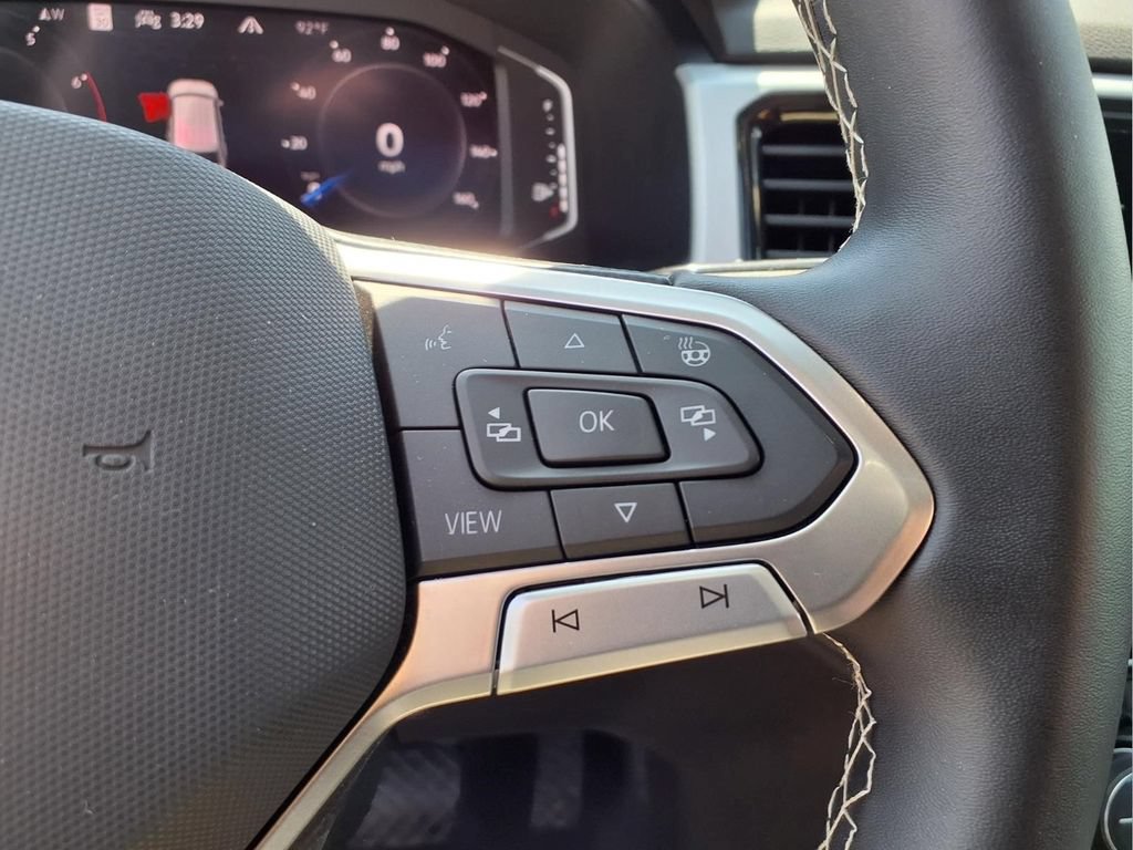 Used 2023 Volkswagen Atlas SEL AWD/4WD image 16