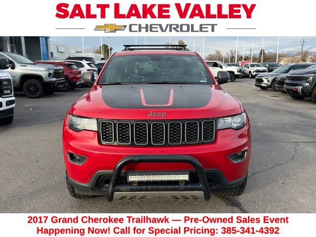 Used 2017 Jeep Grand Cherokee Trailhawk image 2