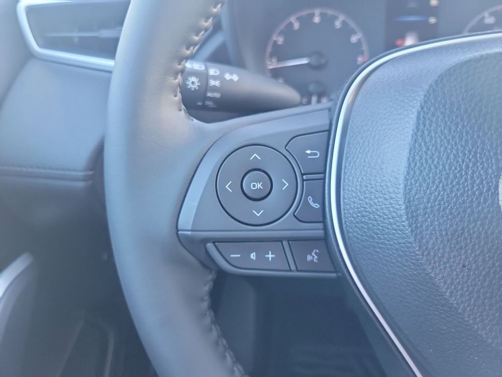 Certified 2025 Toyota Corolla Cross LE image 26