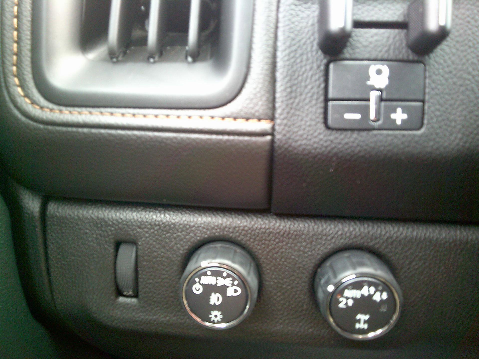 Used 2022 GMC Canyon AT4 w/ Trailering Package image 13