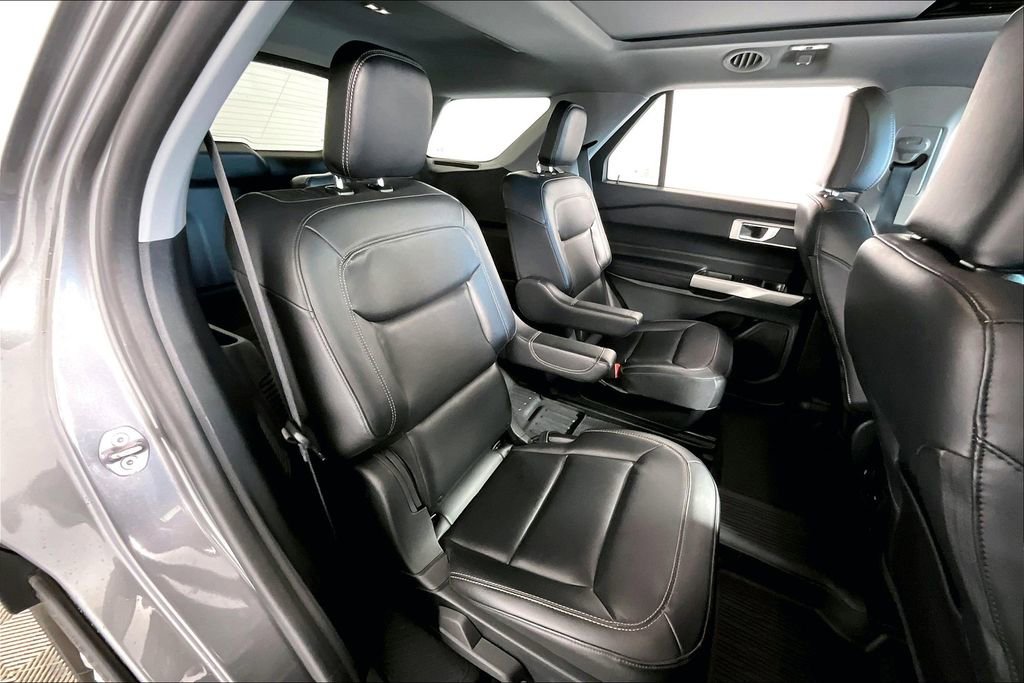 Used 2023 Ford Explorer XLT w/ Equipment Group 202A image 27