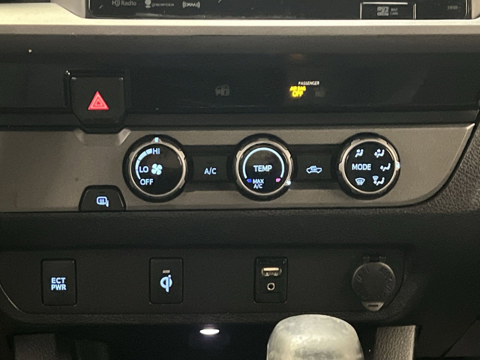 Used 2016 Toyota Tacoma TRD Sport image 19