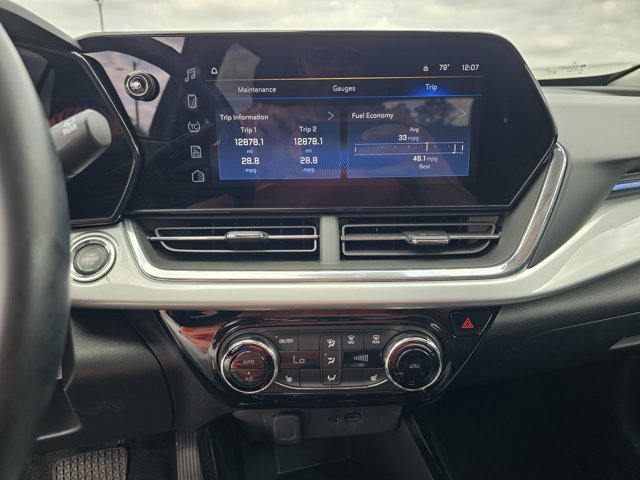 Used 2025 Chevrolet Trax LT w/ LT Convenience Package FWD image 25