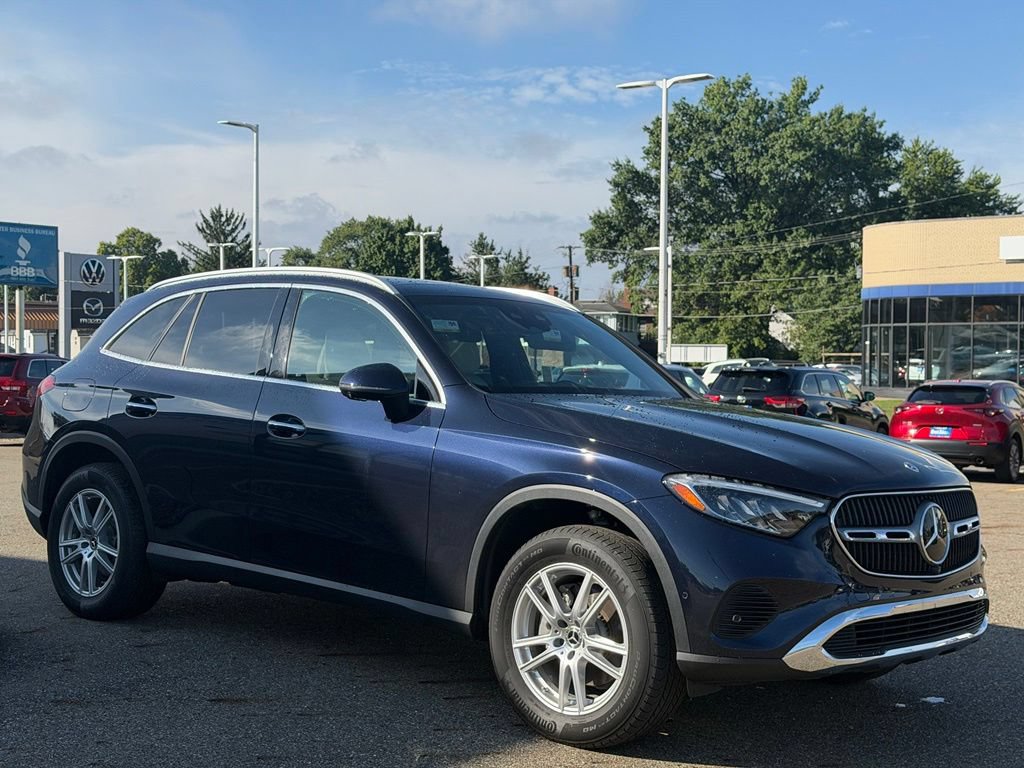 Used 2023 Mercedes-Benz GLC 300 4MATIC image 6