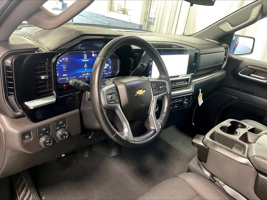 Used 2023 Chevrolet Silverado 1500 LT AWD/4WD image 8