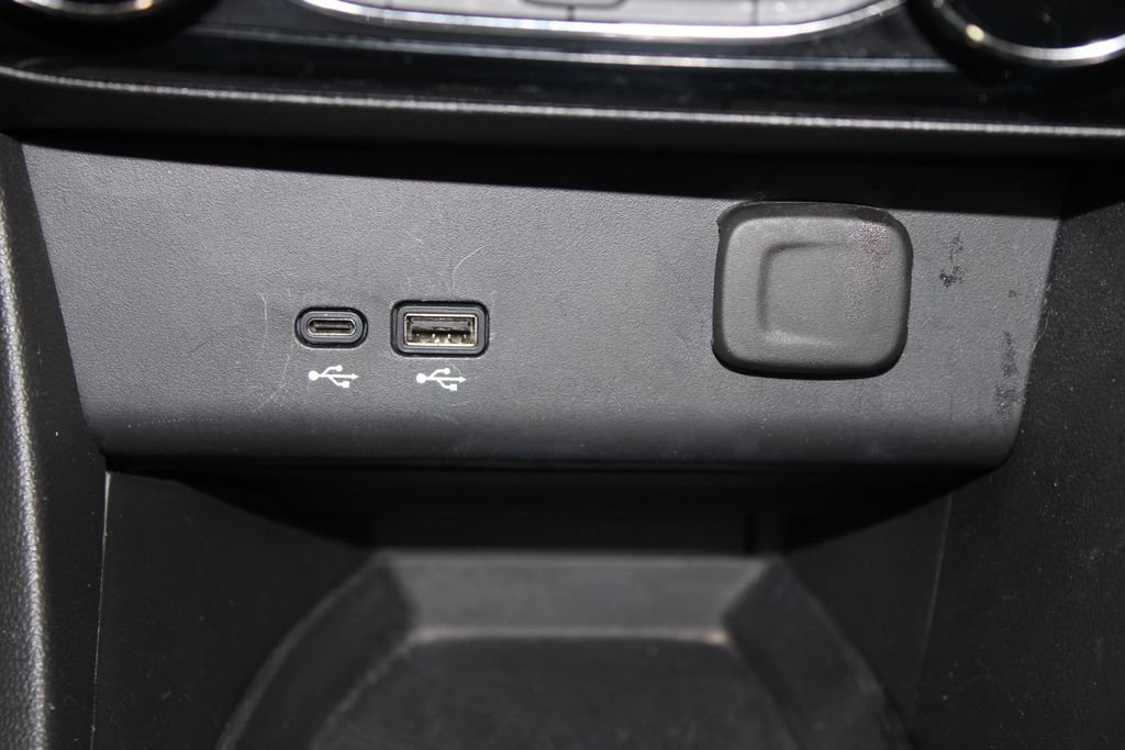 Used 2024 Buick Encore GX Sport Touring image 39