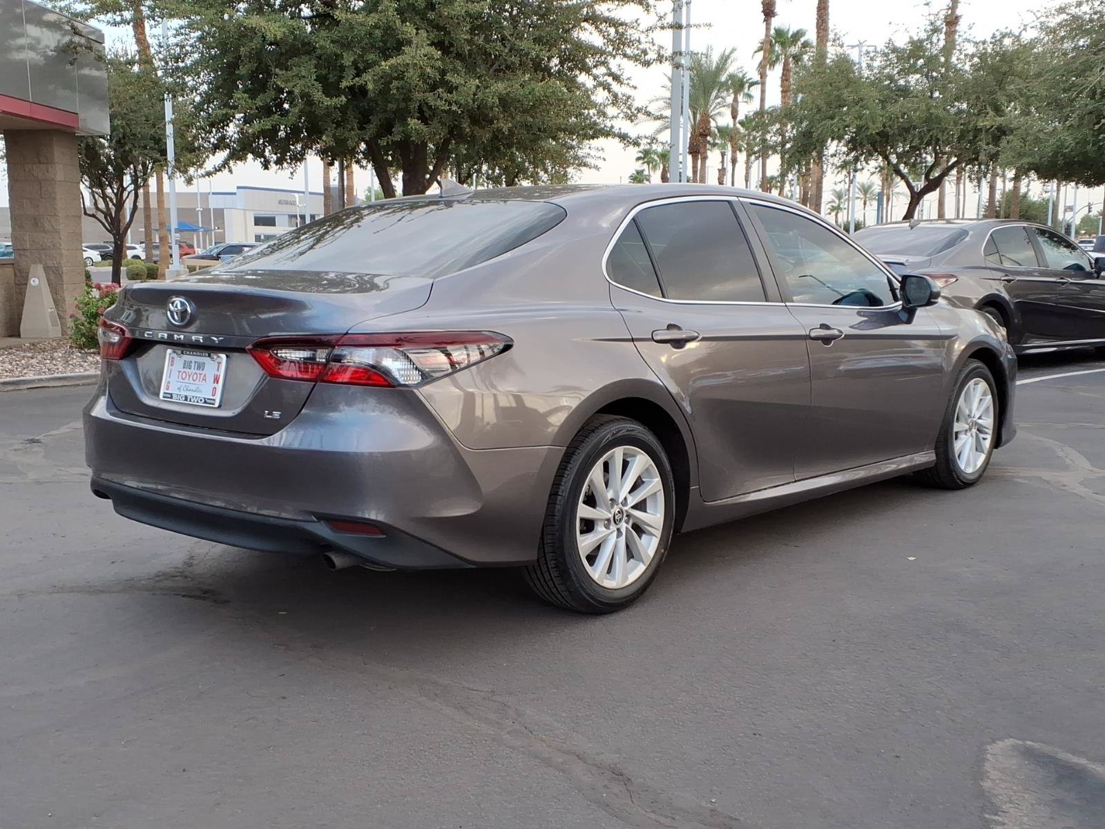 Certified 2022 Toyota Camry LE FWD image 4