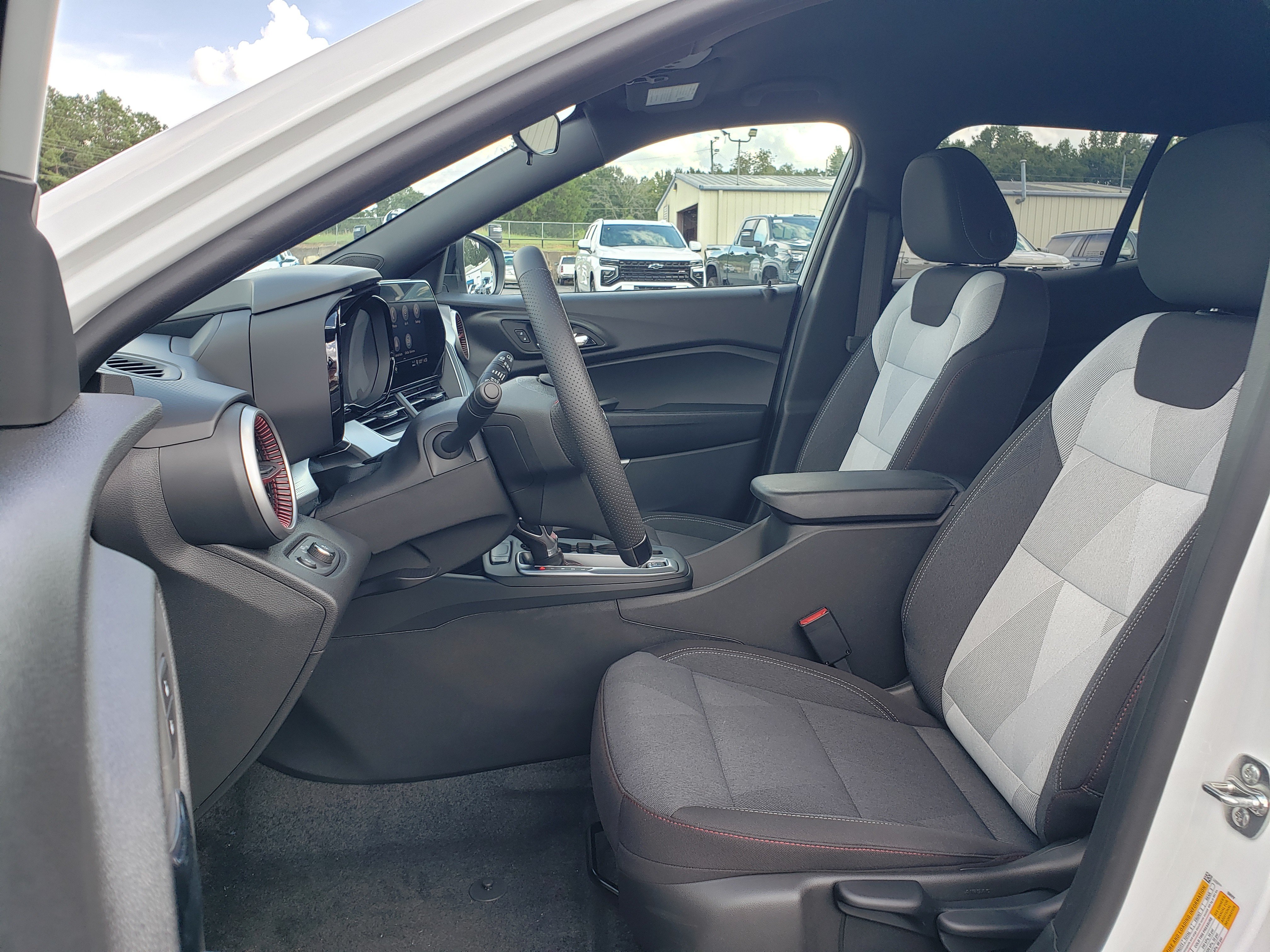 New 2026 Chevrolet Trax RS w/ Driver Confidence Package FWD image 29