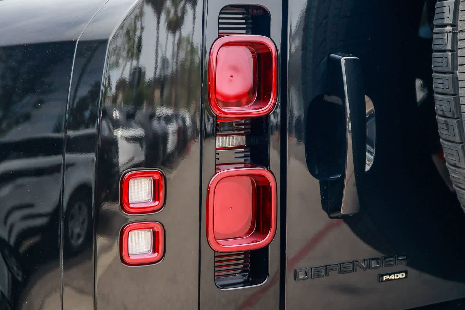 Used 2023 Land Rover Defender 110 SE AWD/4WD image 7