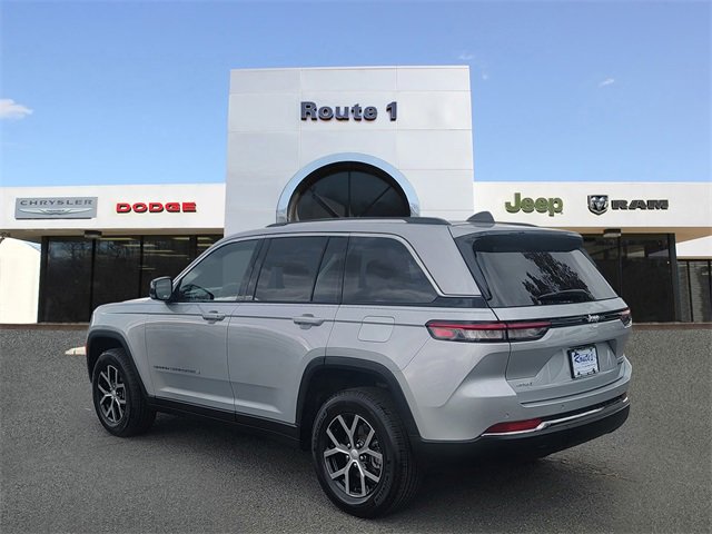 Used 2023 Jeep Grand Cherokee Limited image 5