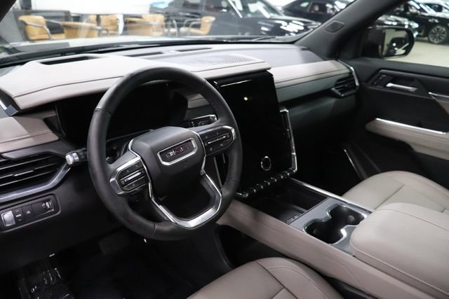 Used 2026 GMC Acadia Elevation w/ Elevation Premium Package FWD image 13