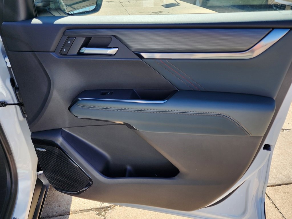 New 2026 GMC Acadia AT4 w/ Super Cruise Package image 39