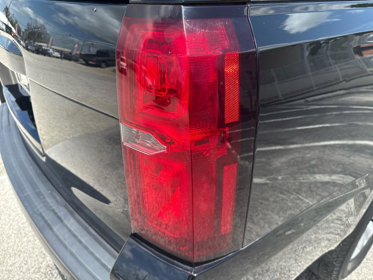 Used 2020 Chevrolet Suburban LT image 41