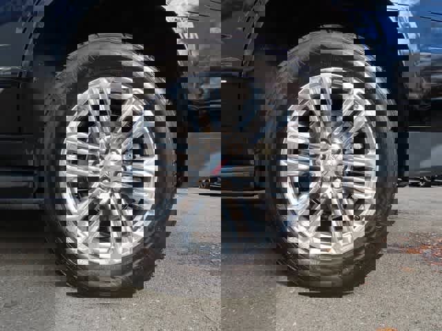 Used 2023 GMC Yukon SLT image 9