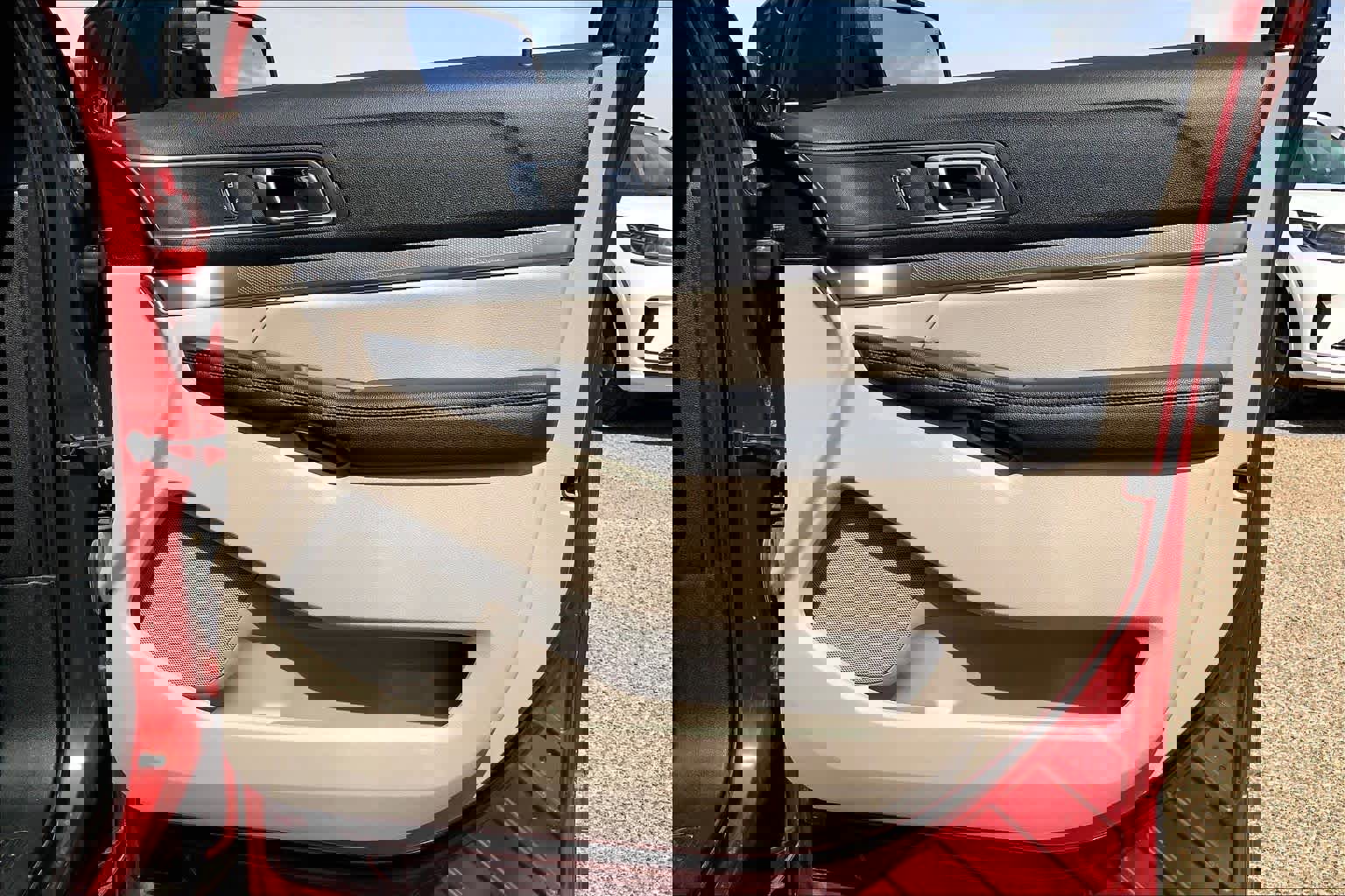 Used 2019 Ford Explorer XLT w/ Equipment Group 201A image 23