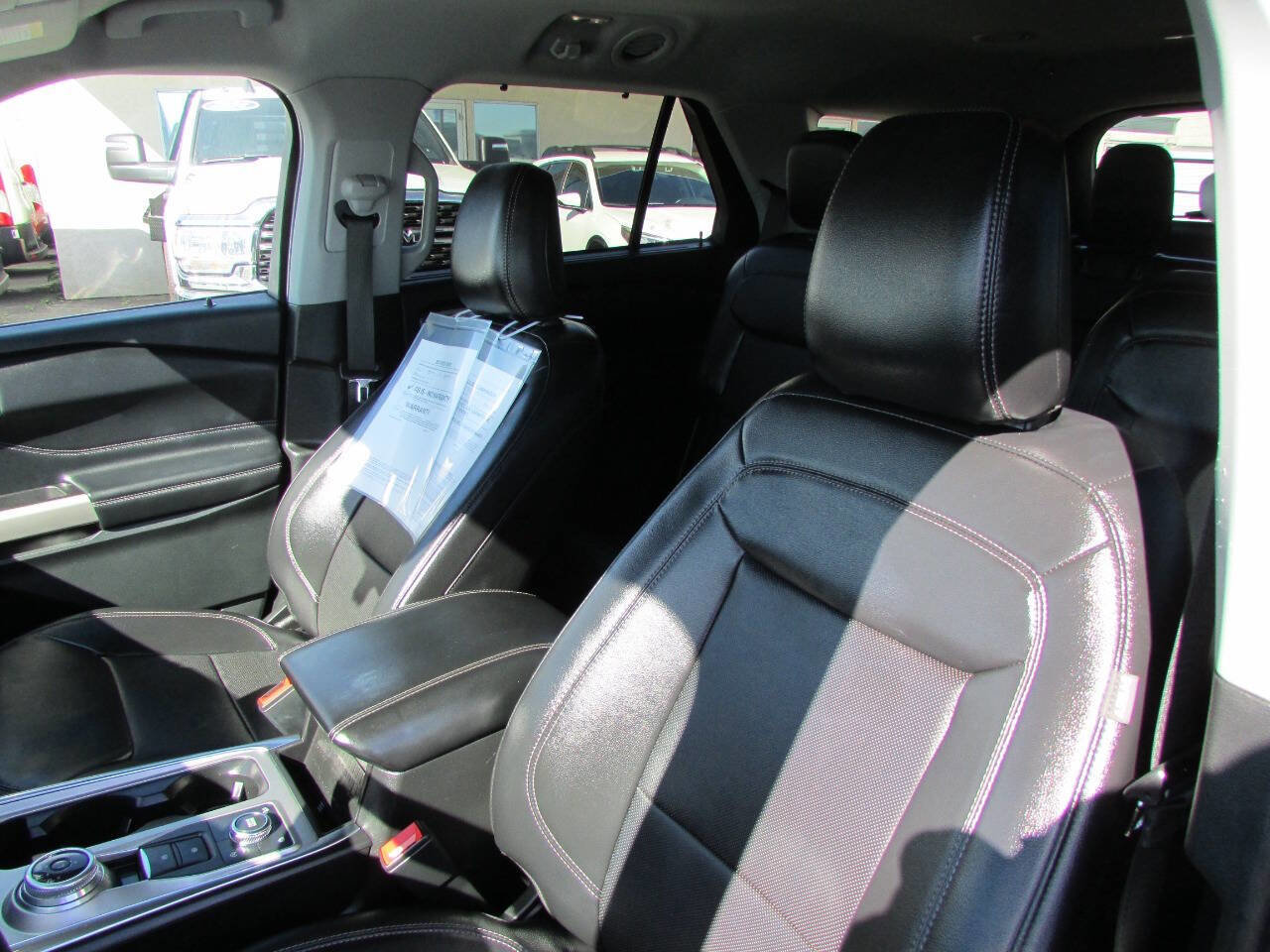 Used 2023 Ford Explorer Limited image 16