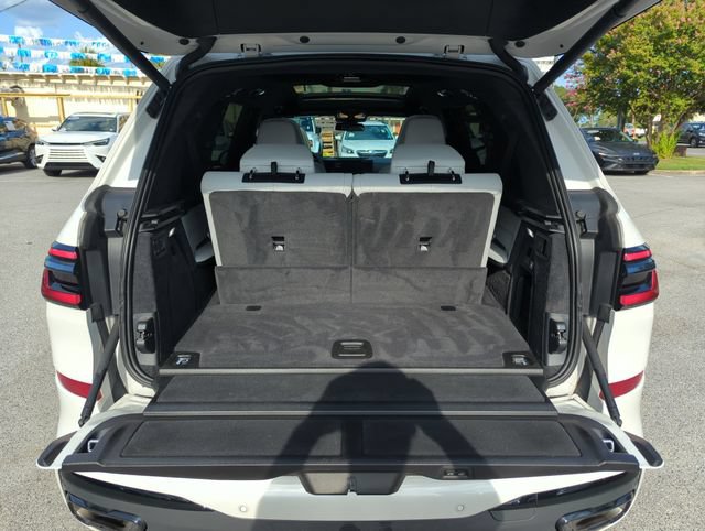 Used 2024 BMW X7 xDrive40i w/ M Sport Package AWD/4WD image 32