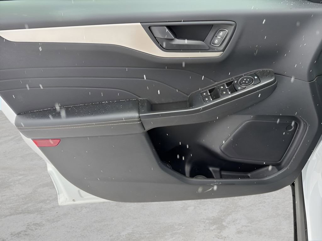 Used 2022 Ford Escape SE image 21