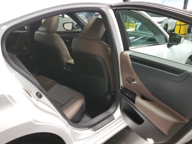 Used 2025 Lexus ES 350 w/ Premium Package FWD image 21