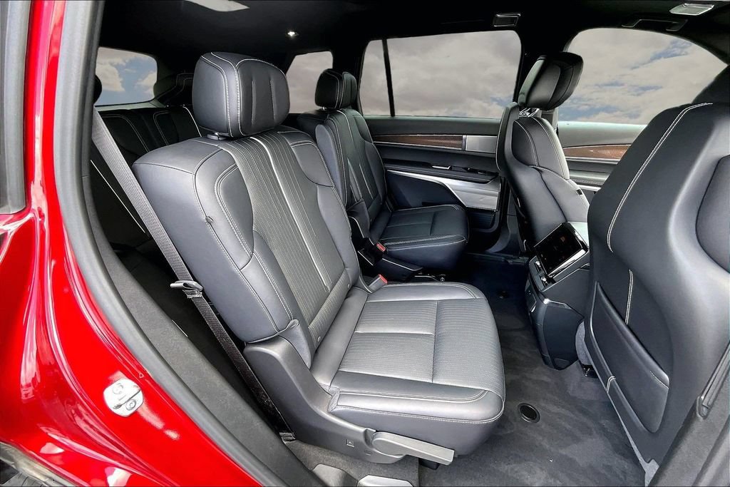 Used 2026 Cadillac Vistiq Sport w/ LPO, Floor Liner Package AWD/4WD image 25