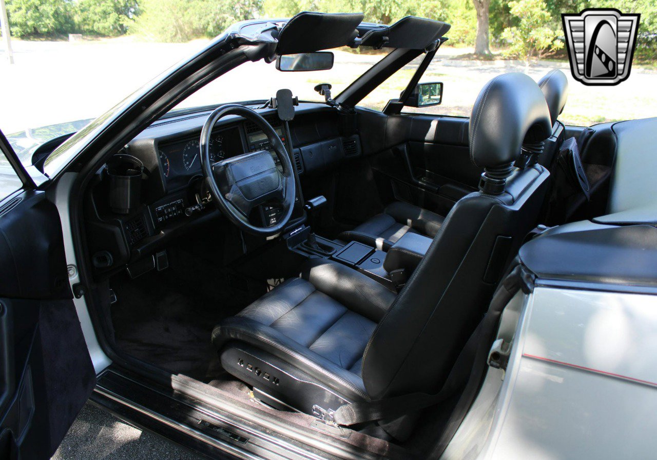 Used 1991 Cadillac Allante image 18