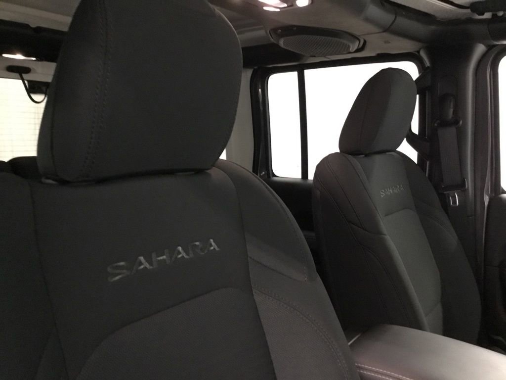 Used 2021 Jeep Wrangler Unlimited Sahara w/ Dual Top Group image 23