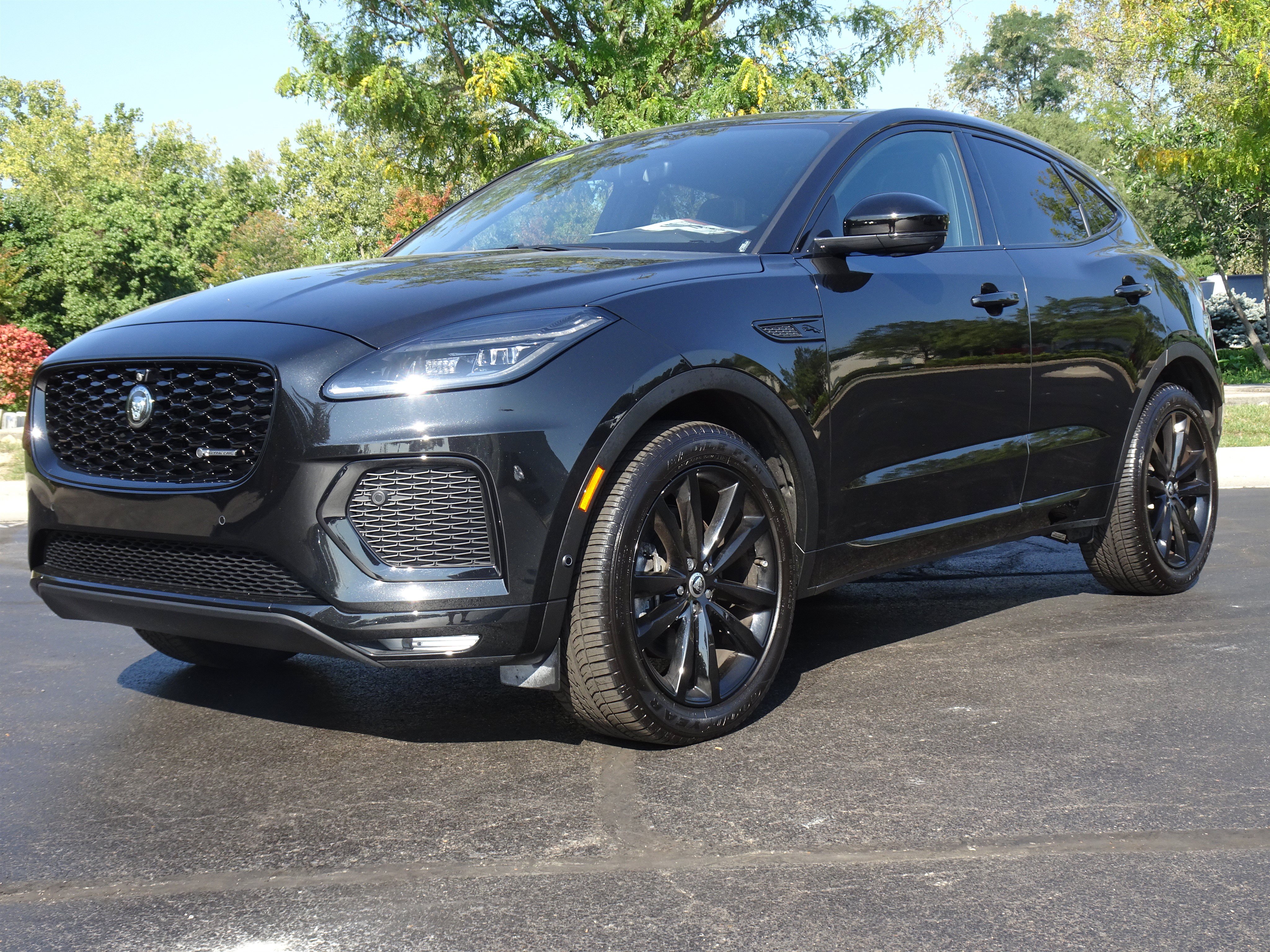 Certified 2024 Jaguar E-PACE R-Dynamic SE AWD/4WD image 4