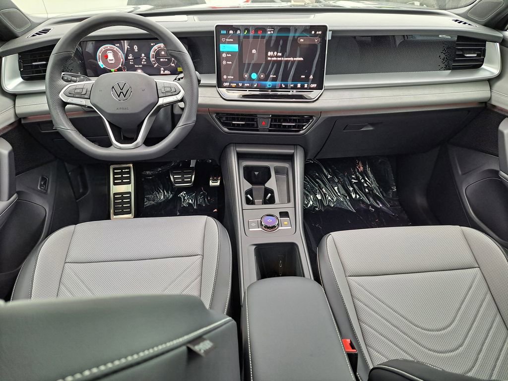 New 2026 Volkswagen Tiguan SE R-Line FWD image 6