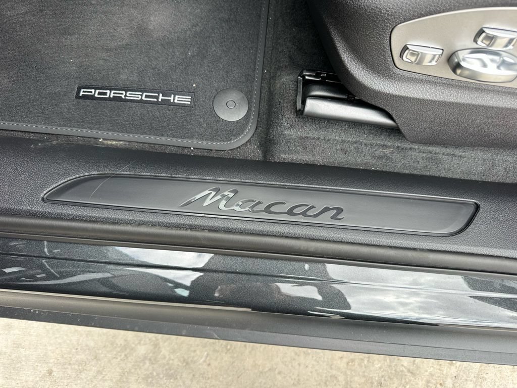 Used 2026 Porsche Macan Turbo AWD/4WD image 23