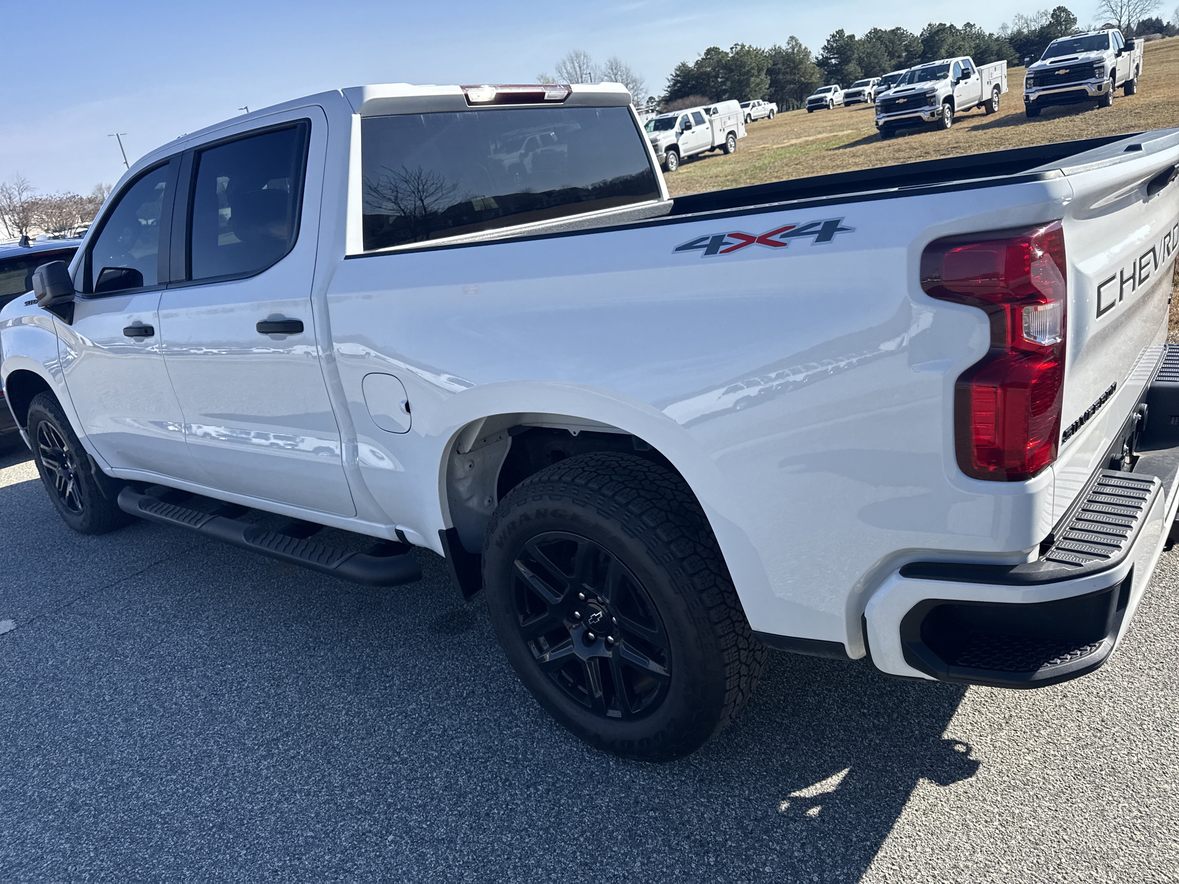 Used 2023 Chevrolet Silverado 1500 Custom image 8