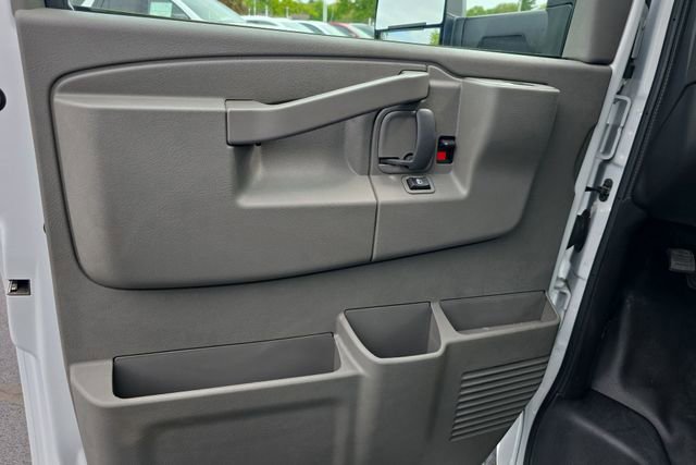 New 2026 GMC Savana 4500 w/ Power Convenience Package RWD image 18