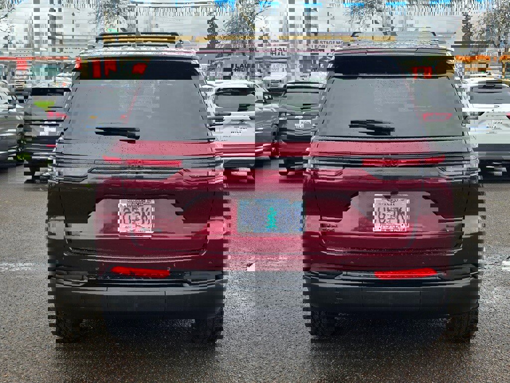 Used 2023 Jeep Grand Cherokee Altitude image 8