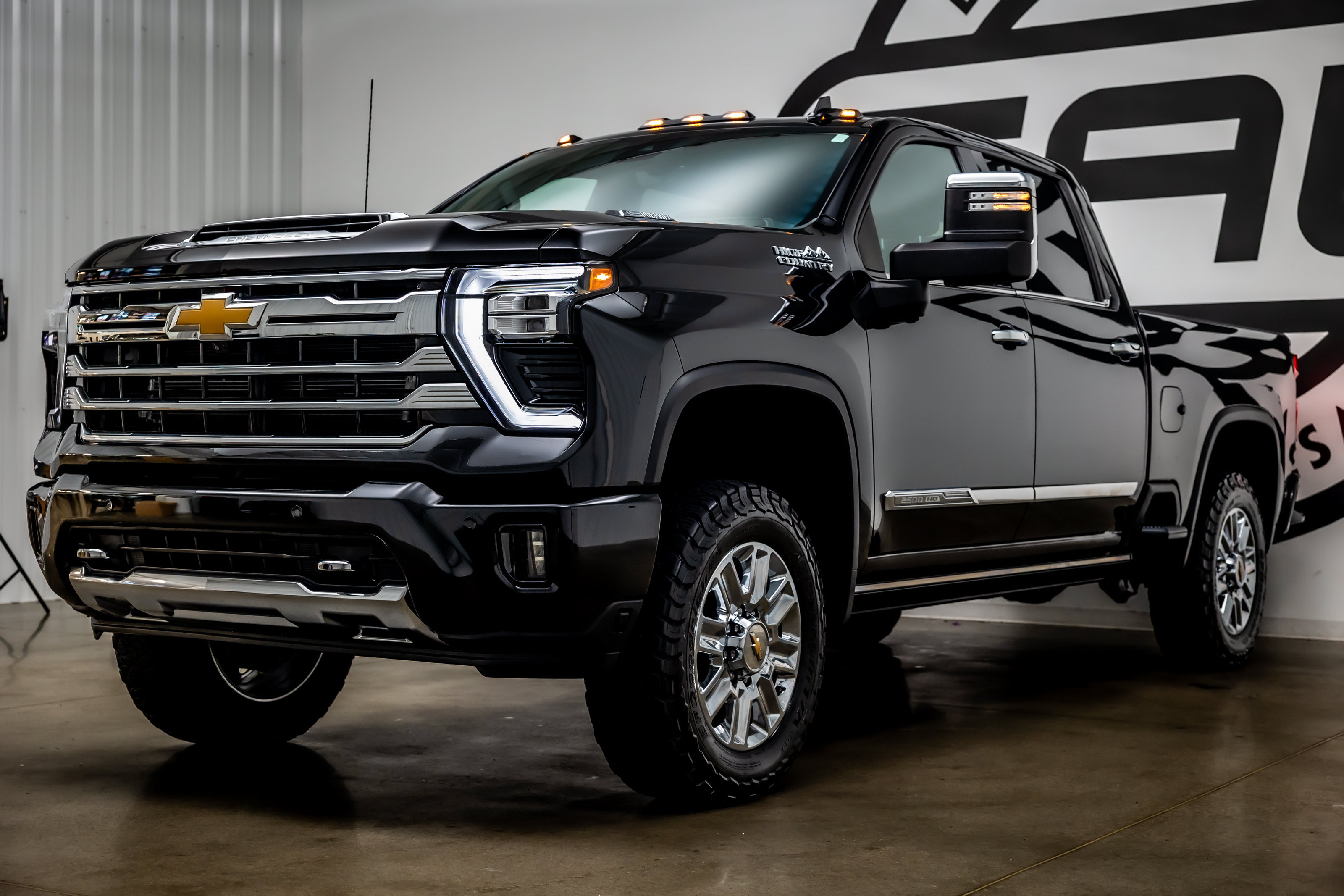 Used 2024 Chevrolet Silverado 2500 High Country w/ High Country Premium Package AWD/4WD image 33