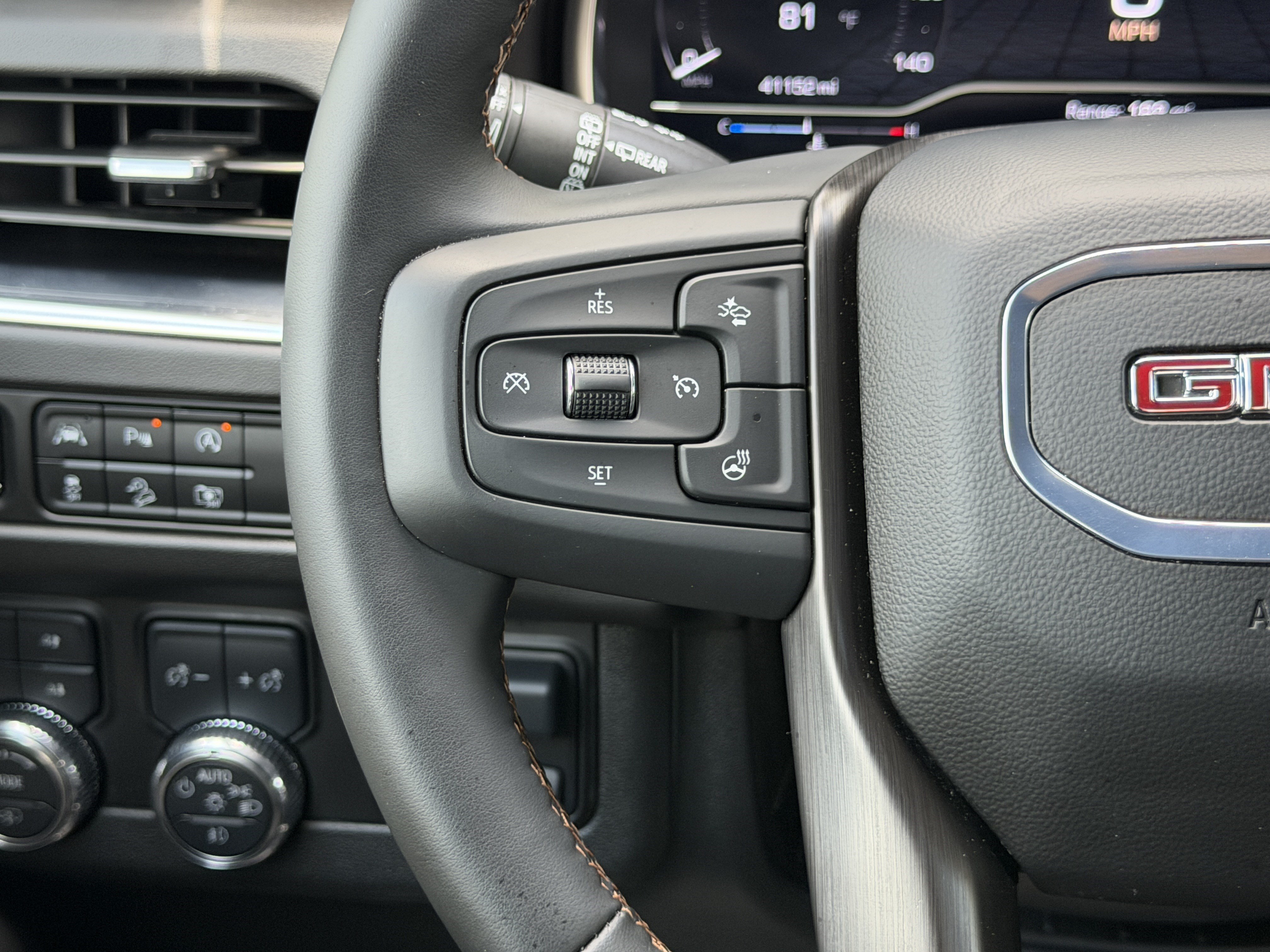 Used 2024 GMC Yukon AT4 w/ AT4 Premium Plus Package AWD/4WD image 39