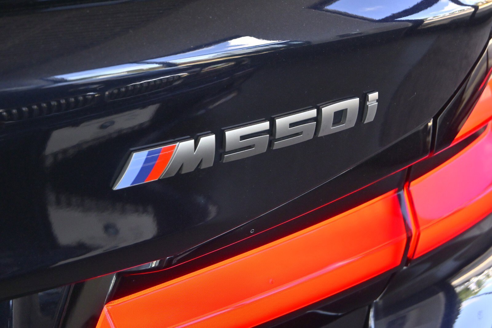 Used 2023 BMW M550i xDrive w/ Executive Package image 4