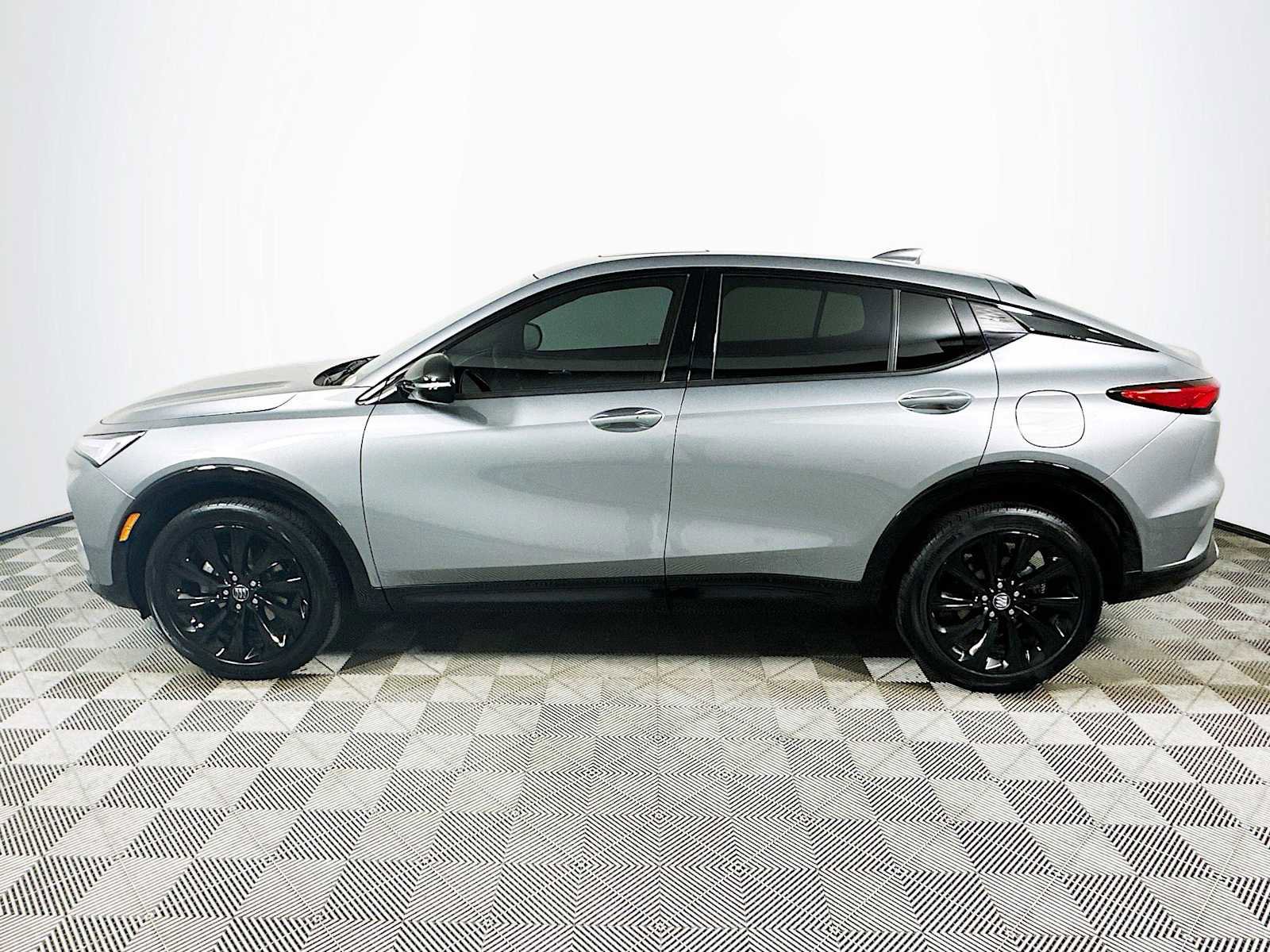 Used 2024 Buick Envista Sport Touring w/ Convenience I Package image 4